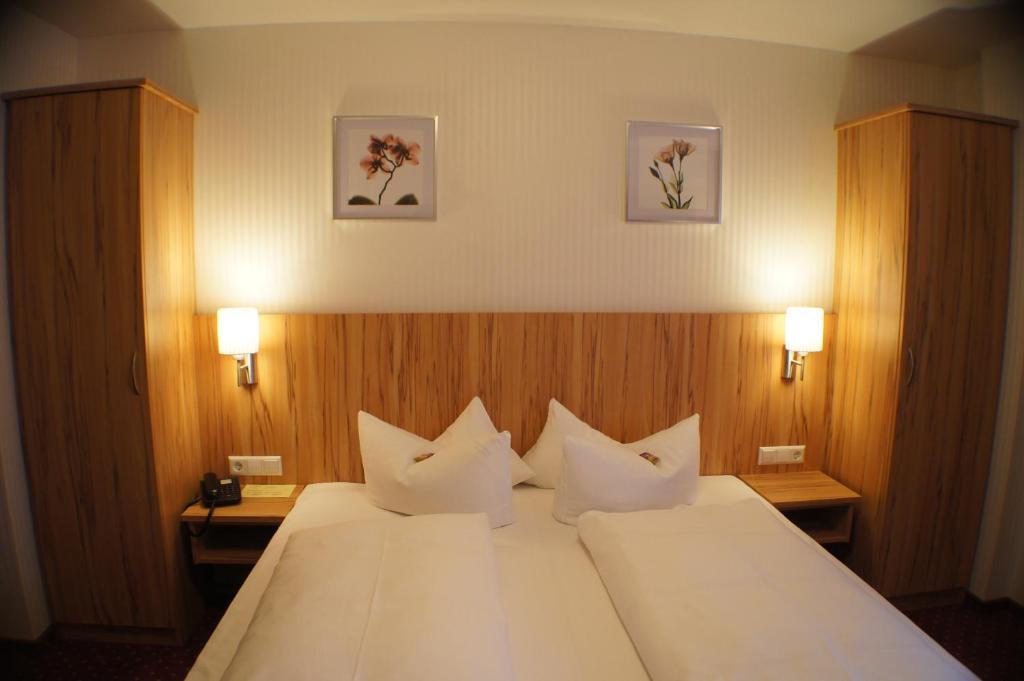 Hotel Am Bad Tübingen Oda fotoğraf
